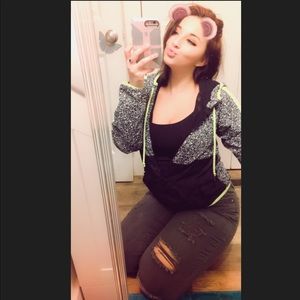 Meet your Posher, Maria